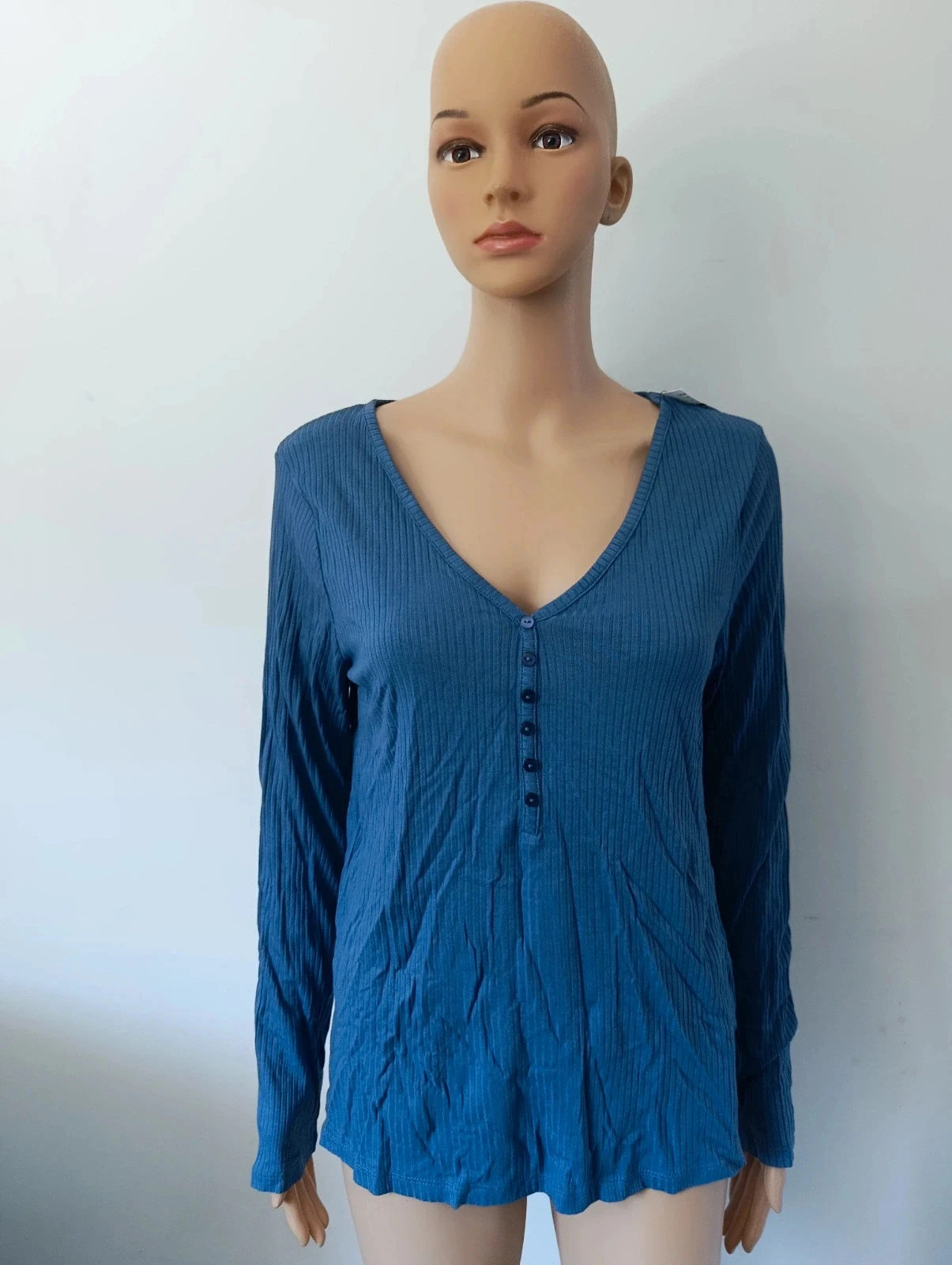 Camisa feminina Camaïeu azul canelado mangas longas gola V – Tamanho L – Nova com etiqueta – photo 2